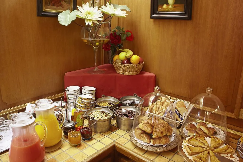 Hotel Grand Dechampaigne 3*