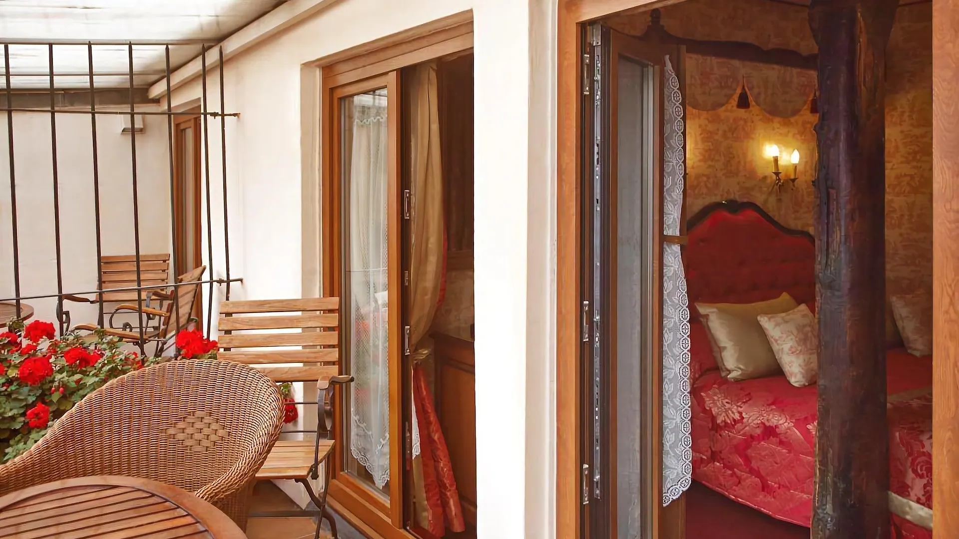 Hotel Grand Dechampaigne 3*