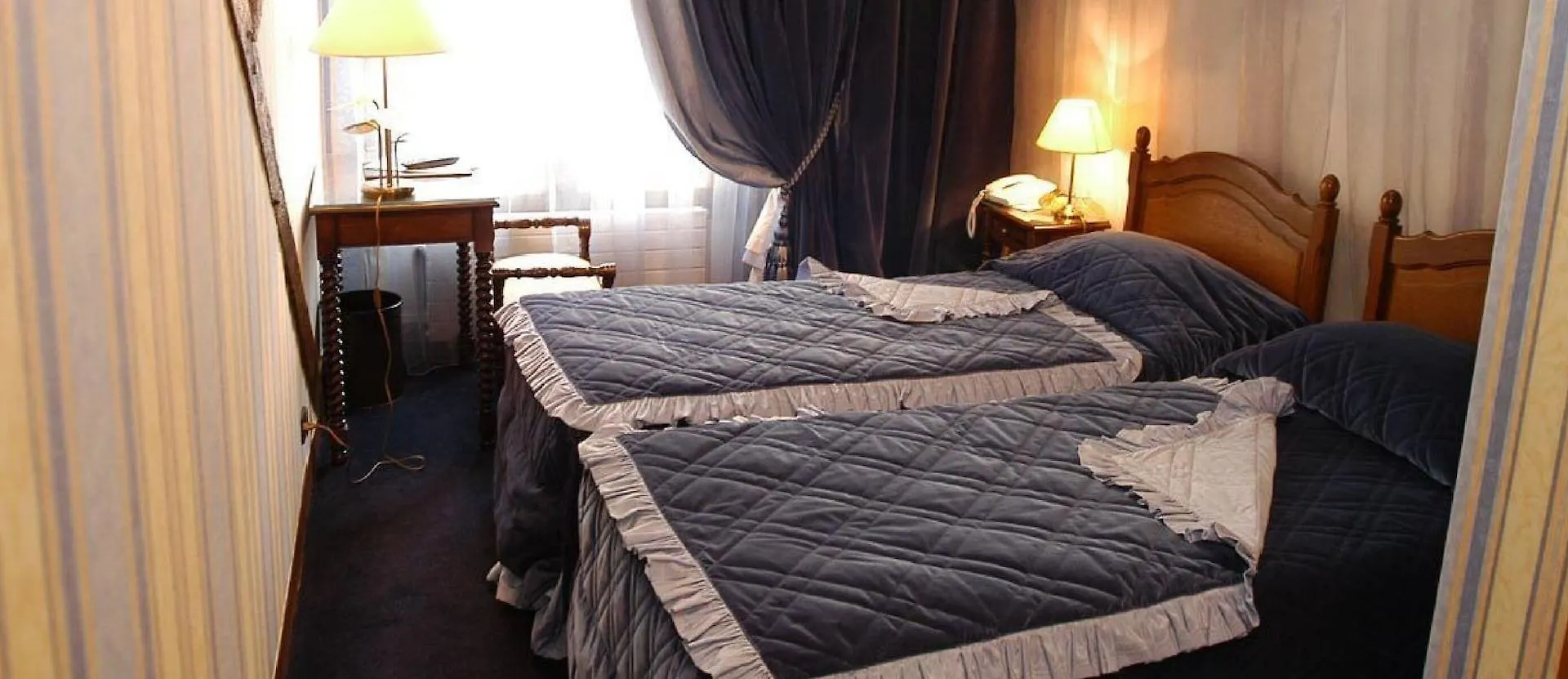 Отель Grand Dechampaigne Париж